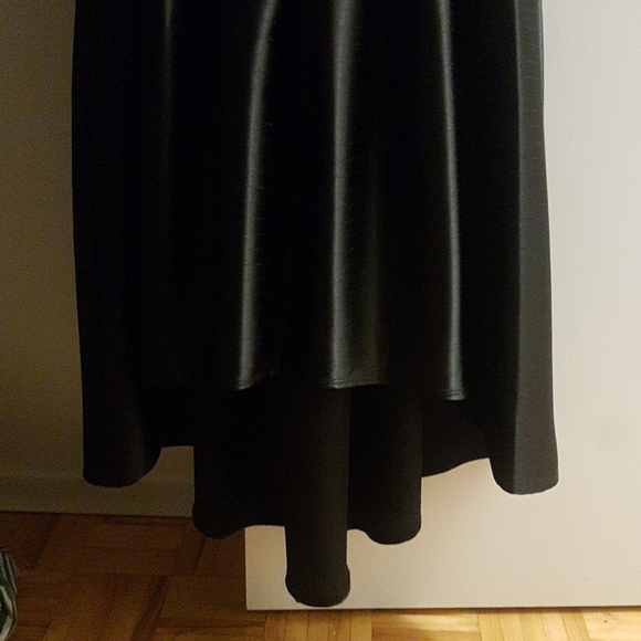 Hi-Low Skirt - Picture 3 of 7